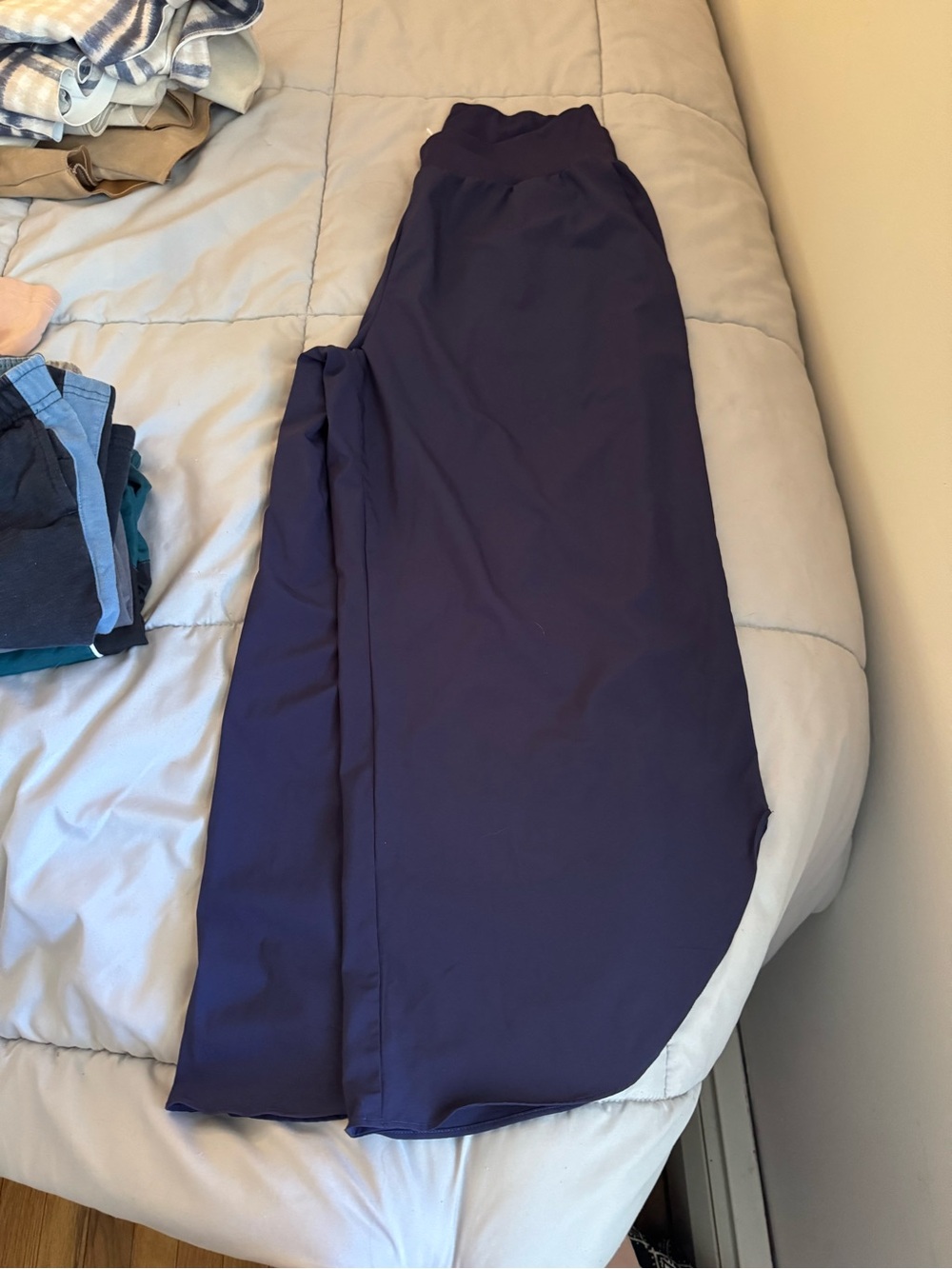 HALARA Navy Wide-Leg pants